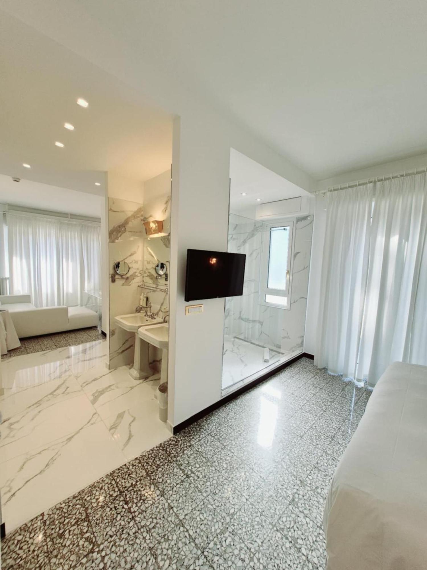 Eveline Portosole Hotel ซานเรโม ภายนอก รูปภาพ